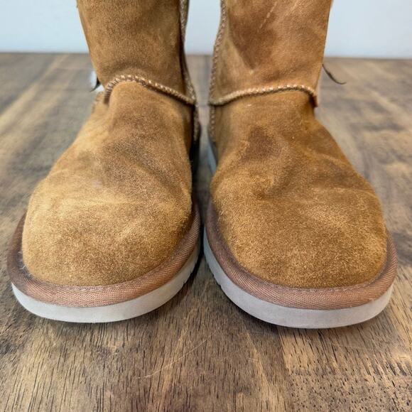 Koolaburra UGG Victoria Short Bow Shearling Sheepskin Boot Chestnut Suede Sz 7 - Picture 7 of 11